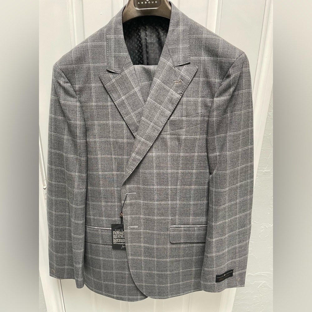 Joseph Abboud Black Label Gray Windowpane Suit.  New With Tags. Size 44R